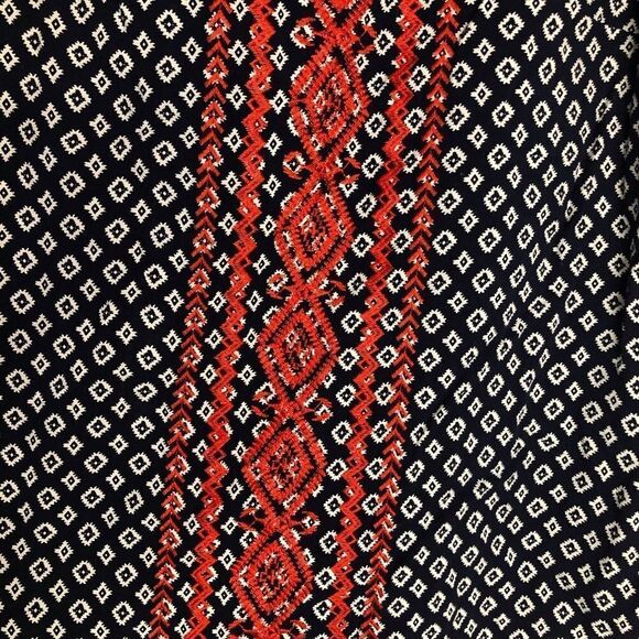 Solitaire Sleeveless Summer Top - Picture 3 of 5